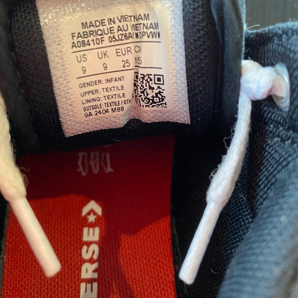 Converse Kids' Maroon & White Chuck Taylor All Star Axel Sneakers Size 9 - Picture 5 of 7